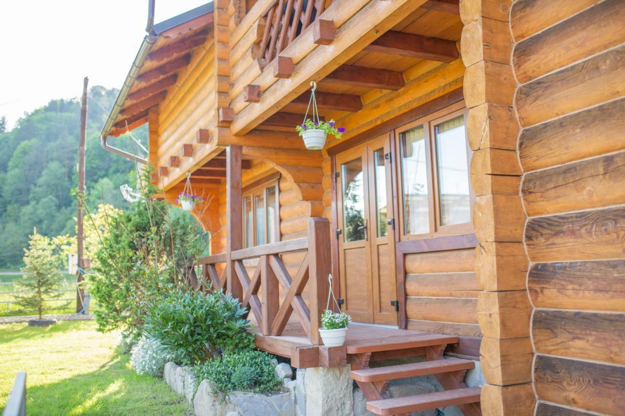 Hotel Lucy Yaremche Exterior foto